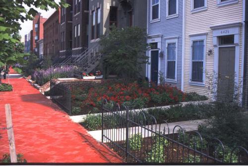 This project, funded by the federal government’s HOPE VI program, creates a truly integrated neighborhood. By creating a neighborhood with subsidized and market rate housing options, it helps low-income households build their wealth as it complements the architecture of a historic city.